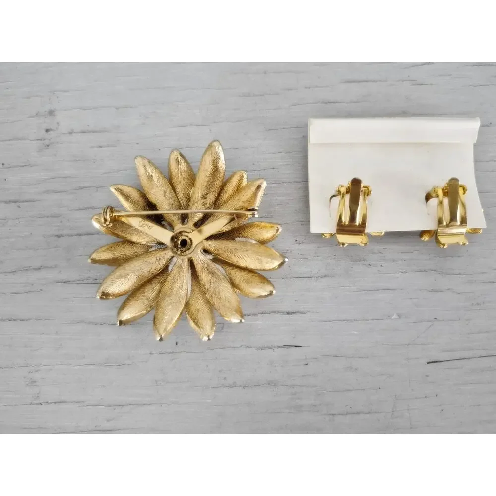 Vintage White Enamel Coro Daisy Brooch and Earrings